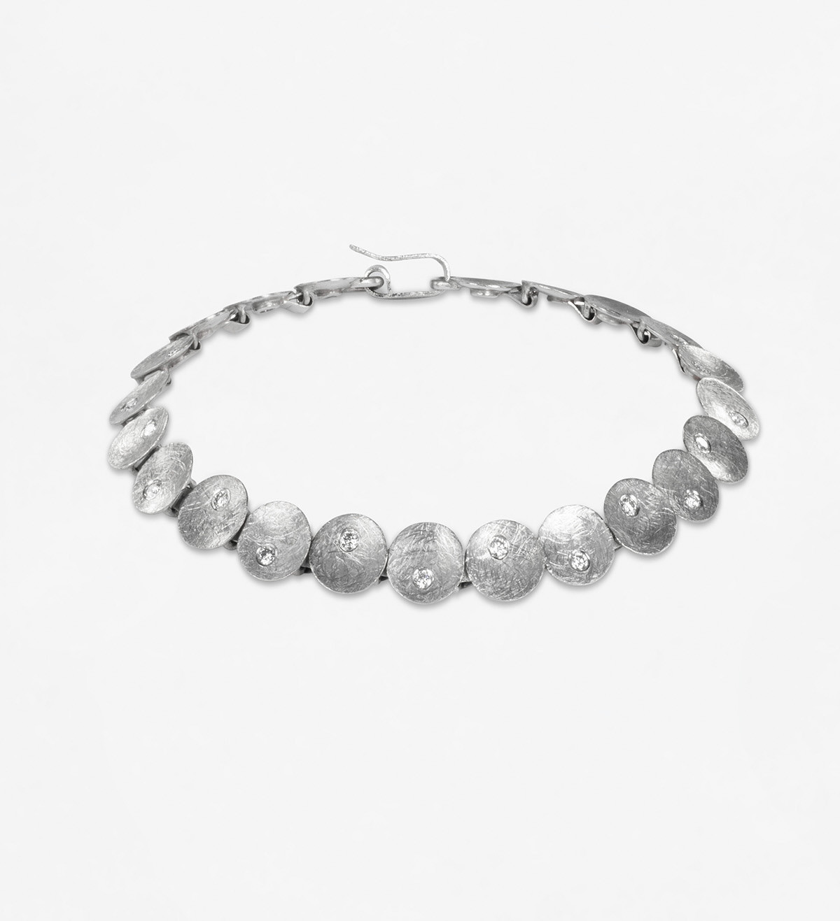 18k white gold Flô bracelet with 22 diamonds 0.55ct