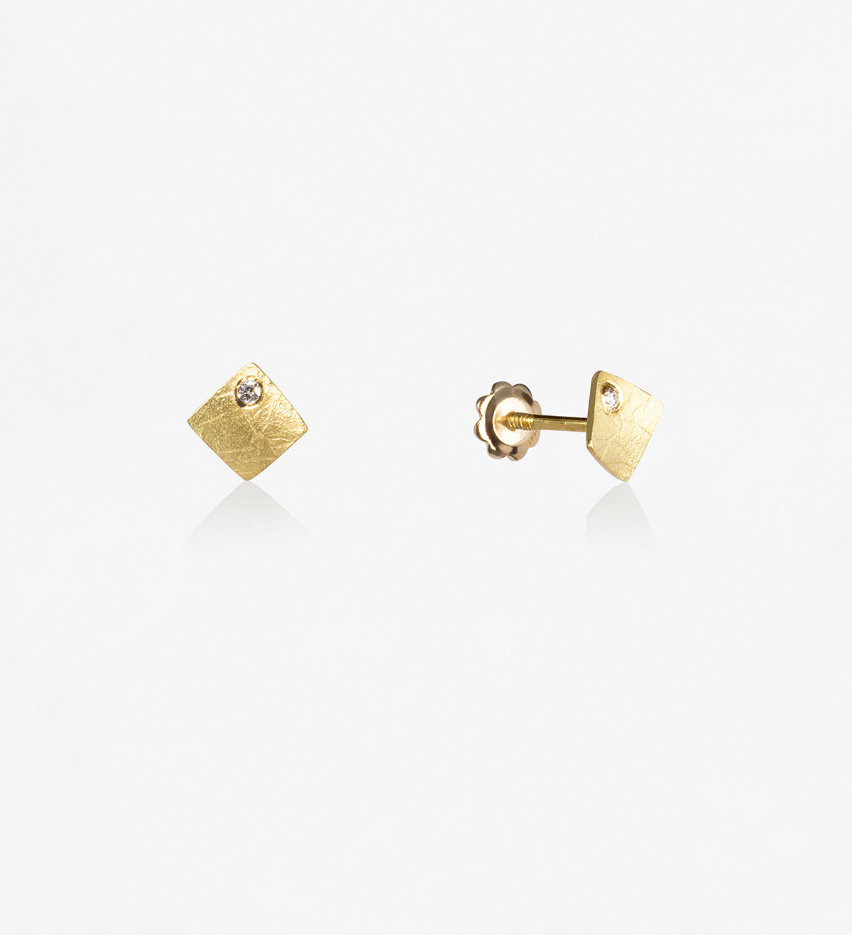 Pendientes oro Ones 4mm con diamantes 0,014ct