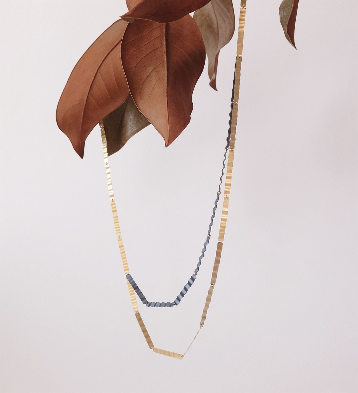 18k gold and titanium long necklace Aigua 90cm