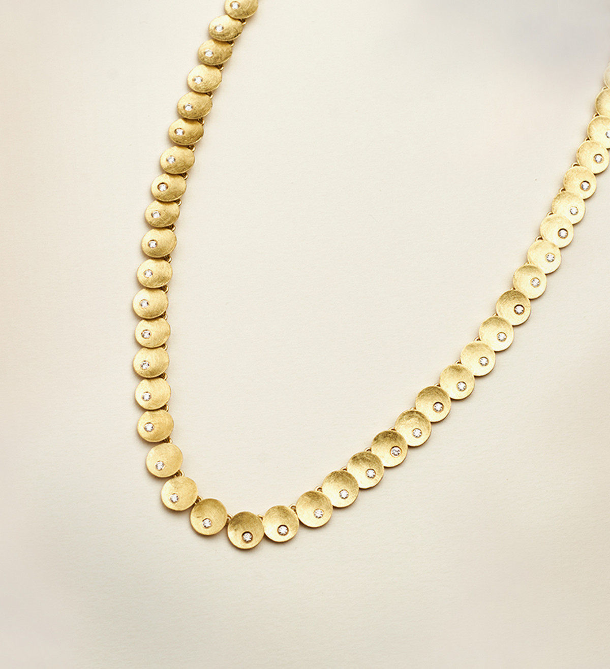 Gold necklace Flô with 57 diamonds 1,425ct 42cm