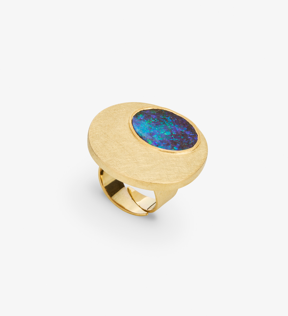 18k gold ring with opal